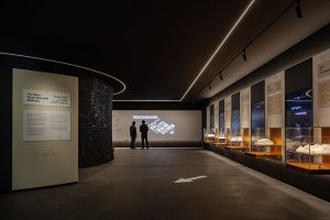 如何通過互聯(lián)網(wǎng)博物館的交互設(shè)計，有效展現(xiàn)數(shù)字時代的發(fā)展脈絡(luò)？