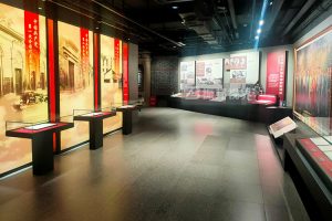 廉政教育展廳的多媒體展示，哪些技術(shù)備受推崇且好評如潮？